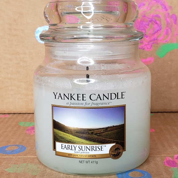YANKEE CANDLE 411g MEDIUM JAR - EARLY SUNRISE